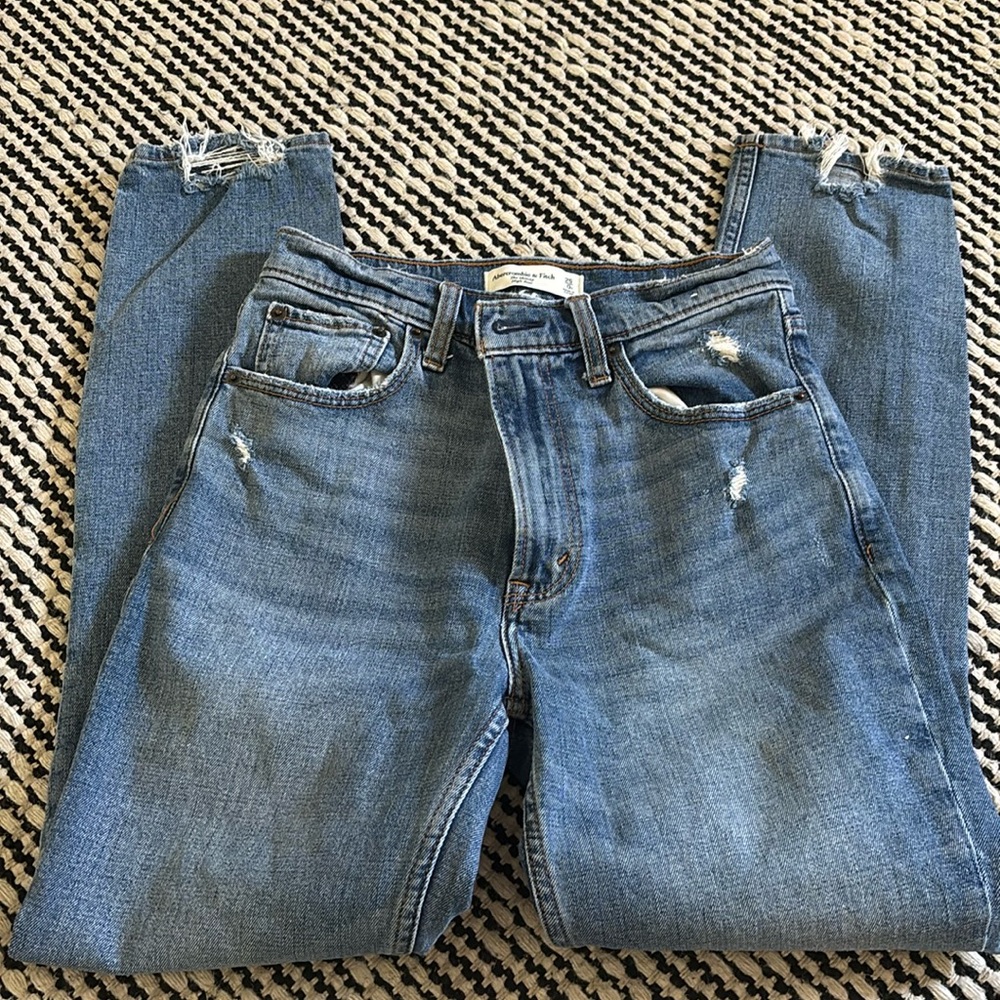 Abercrombie jeans size 25! New without tags! Adorable fit too small for me!